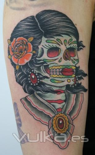 Old School Tattoo Piercing Tatuajes piercing scarificaciones implantes 