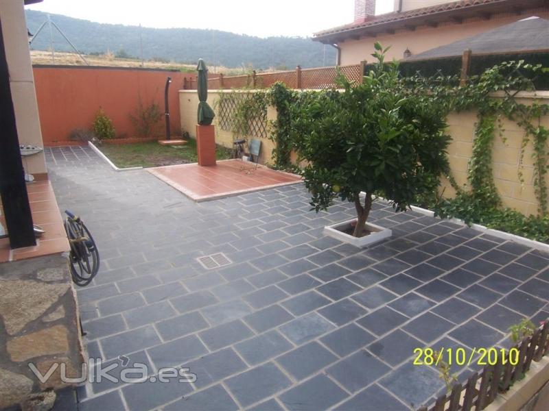 JARDIN SOLADO EN CHALET PAREADO EN HIGUERA DE LAS DUEÑAS