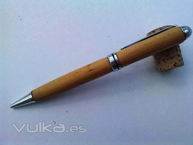Bolígrafo en madera de pino
