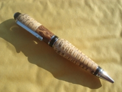 Boligrafo hecho con una panocha y pina