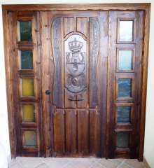 Puerta de entrada tallada rustica