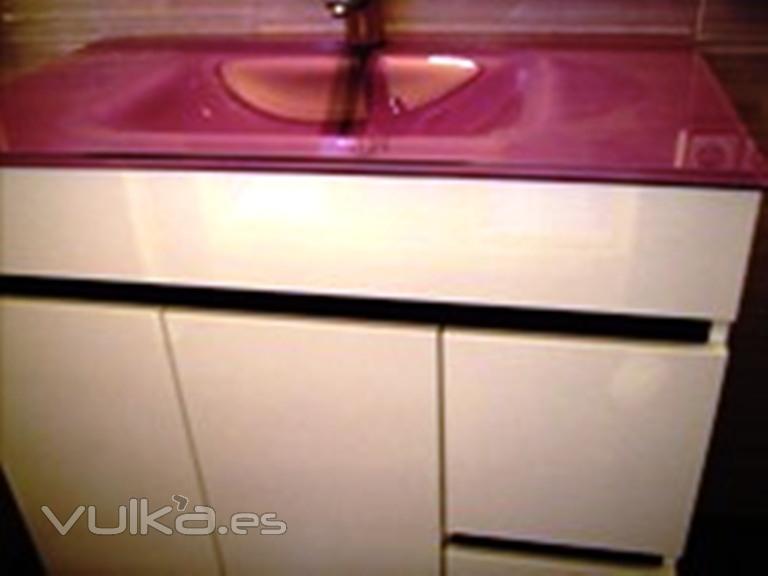 mueble y lavabo de cristal de seguridad