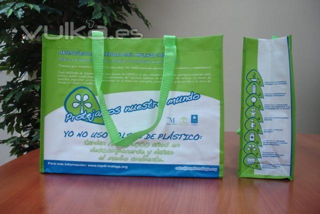 Bolsas de Rafia plastificada: Bolsas muy resistentes y reutilizables.