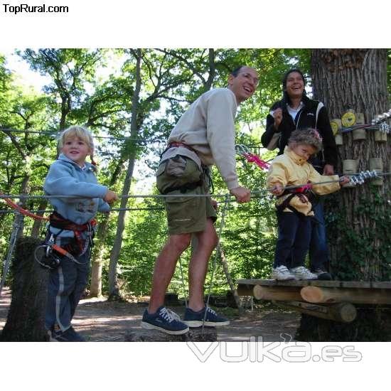 FAMILIA EN PARQUE DE AVENTURAS