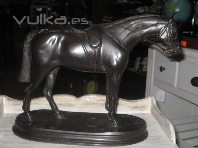 Caballo bronce