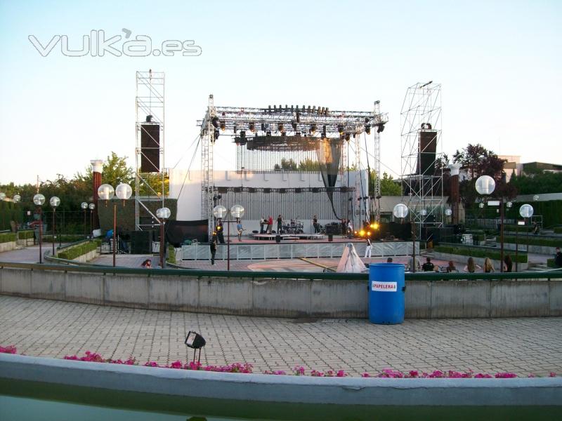 Barras y bar para concierto de Miguel Bs en Ciudad Real