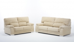 Estructura: madera   recubrimiento: espuma de poliuretano de 1.5 cm.  almohadon asiento: asiento gom