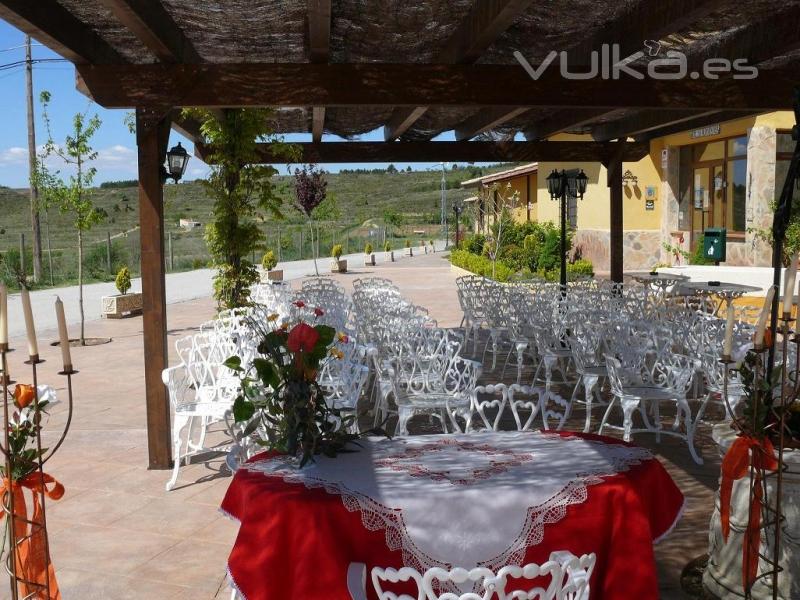 Terraza de la Masia del Cura, preparada para celebrar una boda