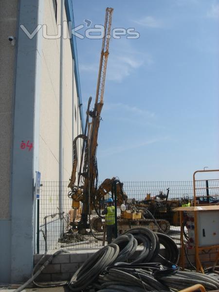 Recalce de cimentacion de nave industrial. Jet grouting. Sesea. Toledo.