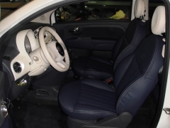 Tapizado de un fiat 500 en piel azul
