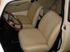 Tambien tapizamos coches clasicos, en este caso un mini