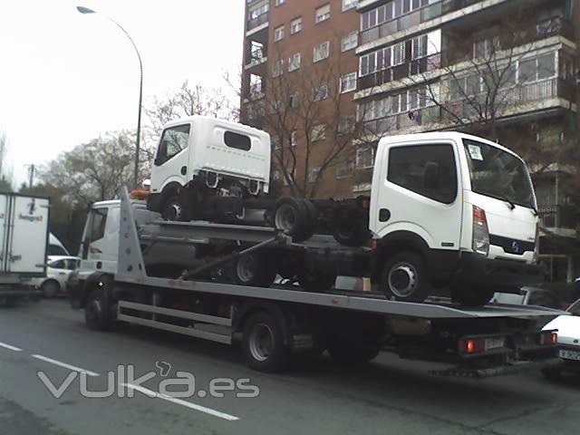 Gruas Alex realiza transporte a concesionarios que necesiten carrozar sus industriales vendidos.