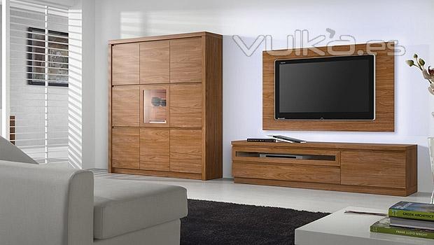 Muebles color nogal con panel TV con luz