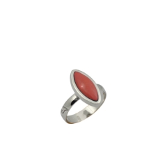 Sortija en plata con coral natural