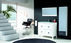 Personaliza tu mueble de bao, colores, espejos.