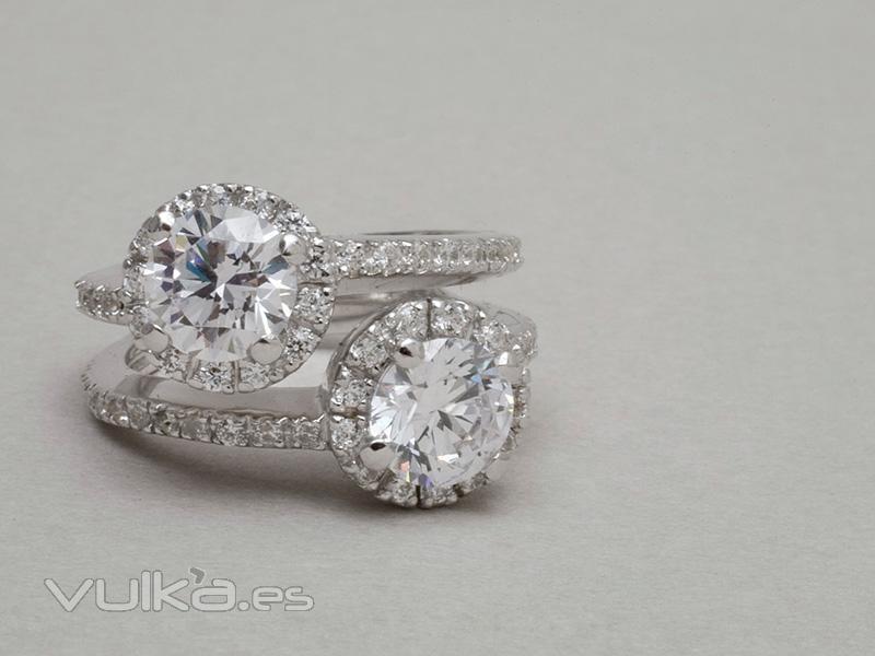 Anillo de plata y circonitas