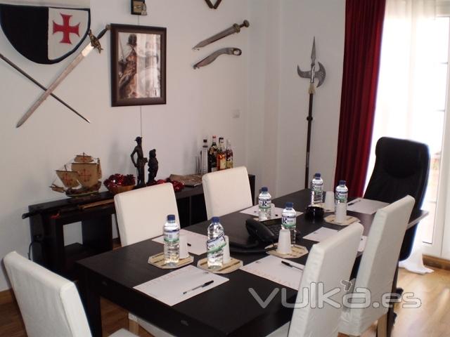 Sala de Reuniones VIP - (Se alquila con mini-bar y catering) No fumafores