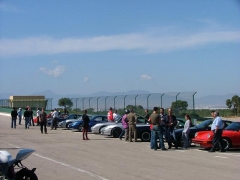 Carreras de porsches en el circuito renn arena