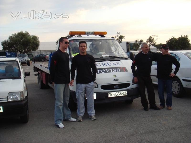 nuestro equipo y el servicio de grua