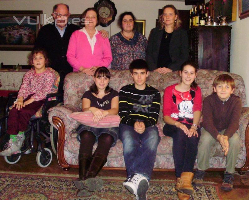 Carlos Roces, Navidad 2010/2011, esposa, hija, nietas y sobrinos.