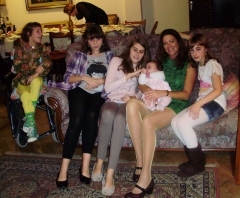 Una hija y cinco nietas de carlos roces