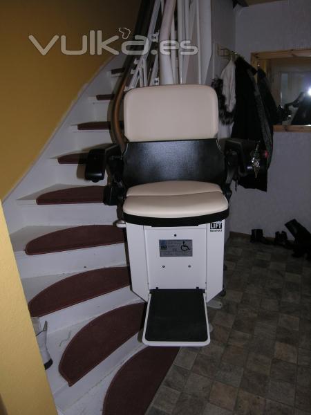 SILLA SALVAESCALERAS MODELO PEC PLUS 