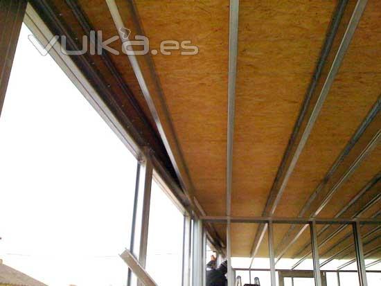 Detalle de la Estructura de acero galvanizado para una casa steel framing