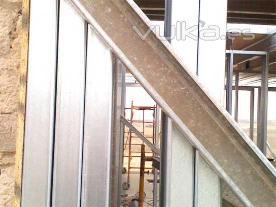 Detalle de la Estructura de acero galvanizado para una casa steel framing