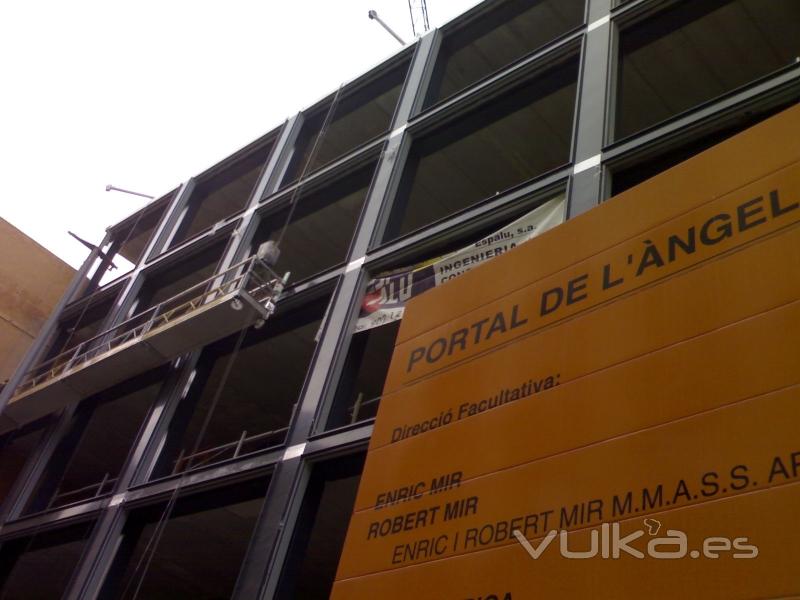 Andamios electricos ZARA Barcelona Portal del Angel