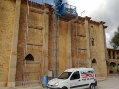 Montacargas portal nous iglesia hermita andamios mallorca
