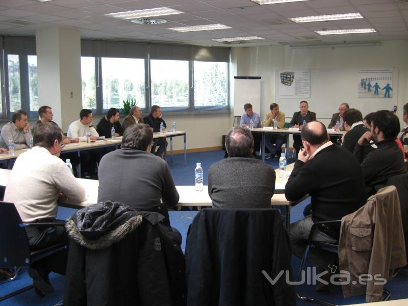 Mesa redonda electricistas