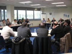 Mesa redonda electricistas