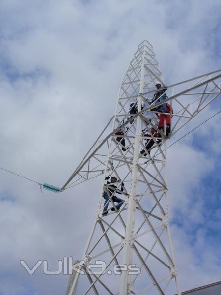 Curso de Altura sobre torres del sector elctrico en nuestras instaciones de Ontigola