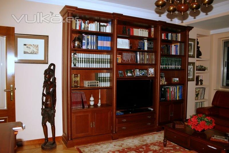 Libreria para TV con columnas, en cerezo