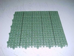 Losetas encajables muy utiles como pavimento antifatiga en bares, cocinas, informate wwwequipam
