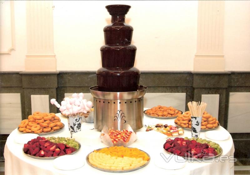 Fuente de chocolate para bodas,bautizos,comuniones,etc