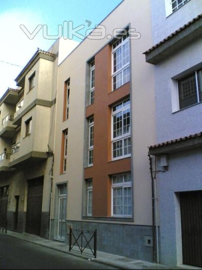 Edificio de 3 viviendas entre Medianeras. El Coromoto. La Laguna. Tenerife