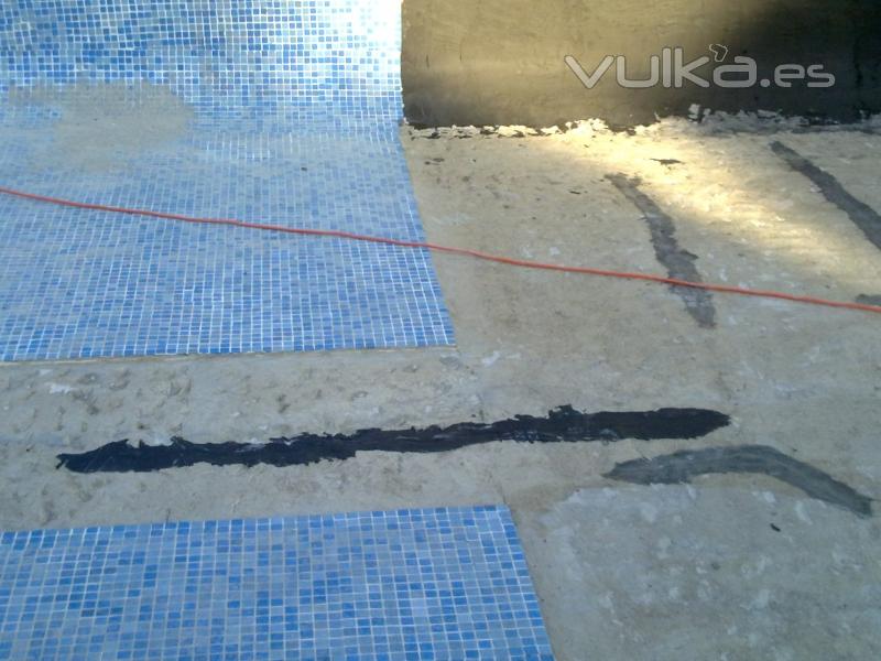 REPARACION DE FISURAS EN PISCINA COMUNITARIA