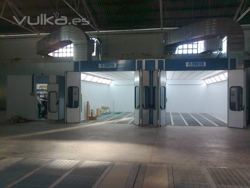 2 cabinas Nova Verta de 30.000 m3 y 2,91 altura util. Box de pintura 6,5 m2 Talleres ABR Sevilla