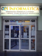 OPI Informtica. Fachada del establecimiento.