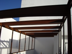 Estructura para cubierta imitacin madera.-