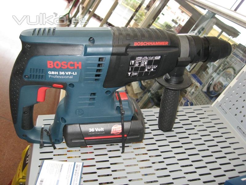 Martillo perforador Bosch con acumulador.