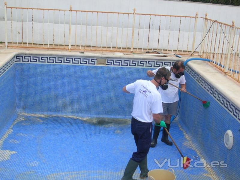 Limpieza y desinfección de piscinas