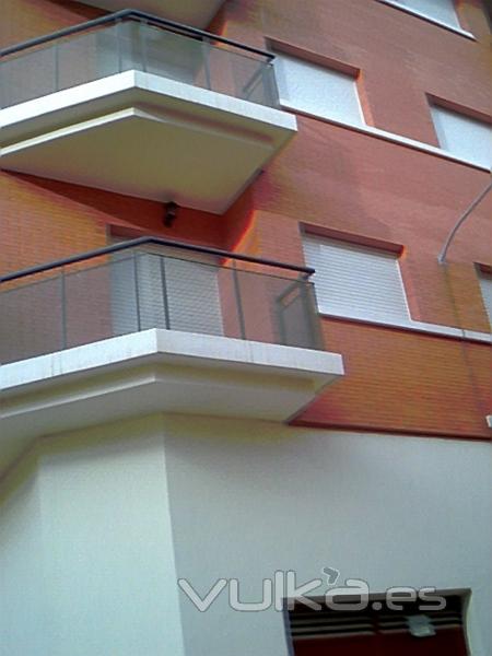 BALCONES EN EDIFICIO MULA