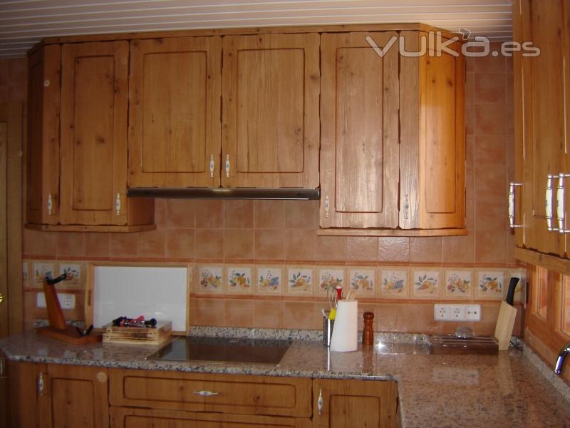 Cocina en PVC modelo rustico.