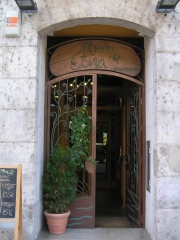 Puerta de el jardin del etna