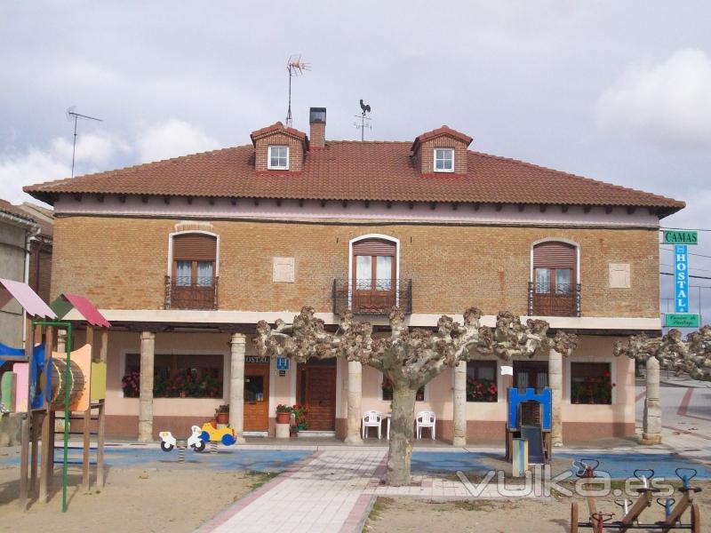 fachada hostal camino de santiago