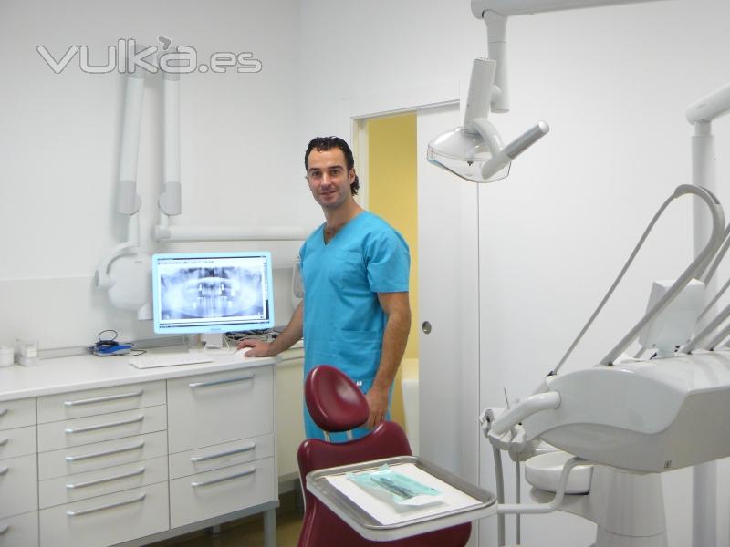 Dr. Javier Andjar