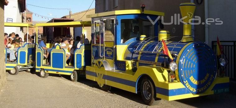 TREN TURISTICO CON CATEGORIA CONFOR Y ELEGANCIA