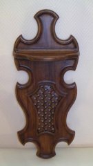 Estanteria de nogal castellano con talla